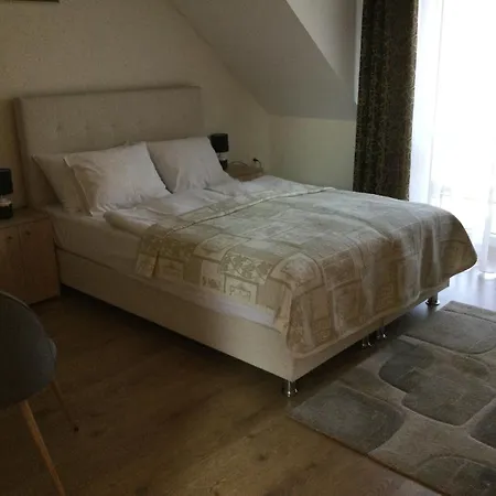 Trzy Podkowy Apartment *